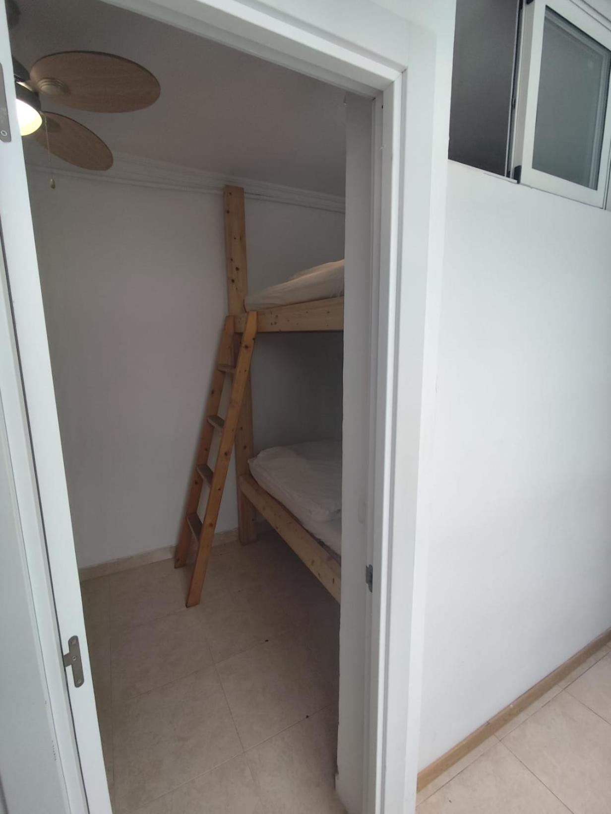 La Ventana Azul Surf Hostel 大加那利岛拉斯帕尔马斯 外观 照片